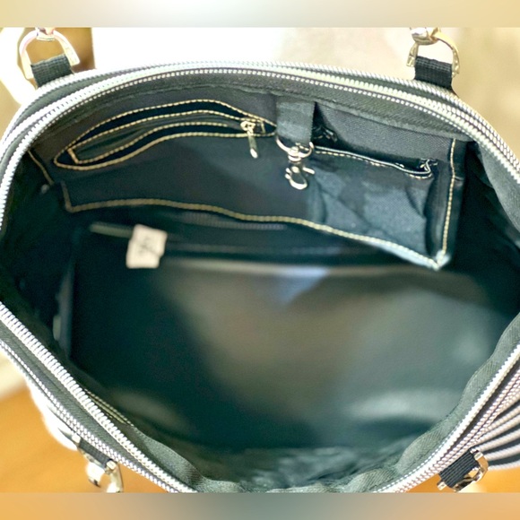 Black and silver Bam zipper purse. - Picture 6 of 6